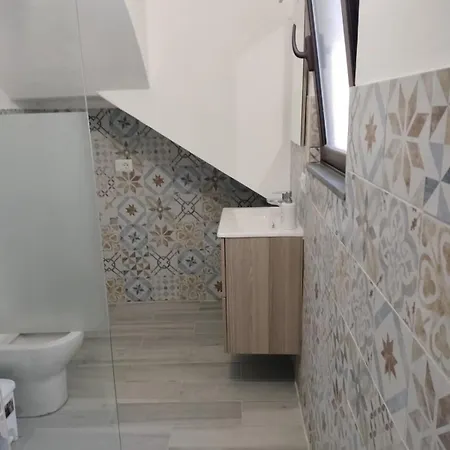 Il Regno Delle Due Sicilie - Casa Al Mare Con Il Terrazzo Riposto